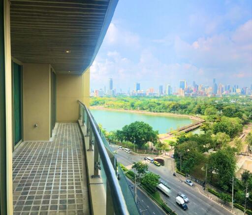 2-bedroom lakeview condo for sale close to BTS Asoke