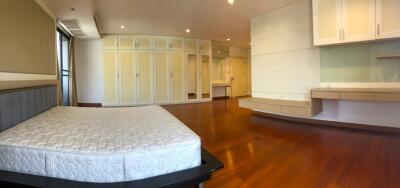 Spacious 2-bedroom condo for sale in Asoke area