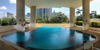 Spacious 2-bedroom condo for sale in Asoke area