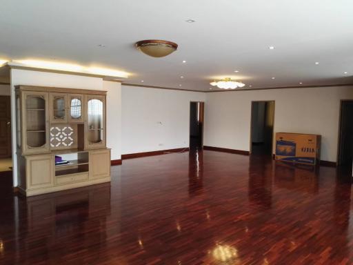 3-bedroom condo for sale on Phrom Phong