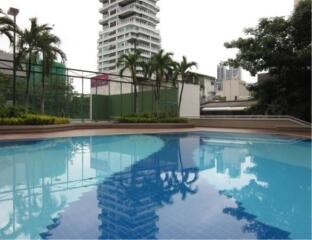 2-bedroom condo for sale close to BTS Phromphong