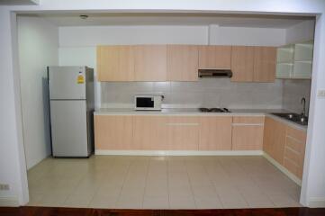 2-bedroom condo for sale close to BTS Phromphong