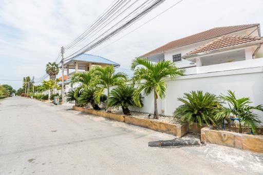 Good Value 2 Story House For Sale Chantha Village Hua Hin / Cha Am