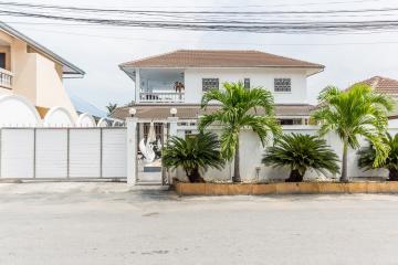 Good Value 2 Story House For Sale Chantha Village Hua Hin / Cha Am