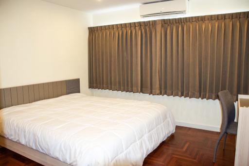 2-bedroom spacious condo for sale close to Sala Daeng BTS Stations