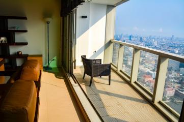 Stunning 3-bedroom riverside high floor condo for sale in Bangkok