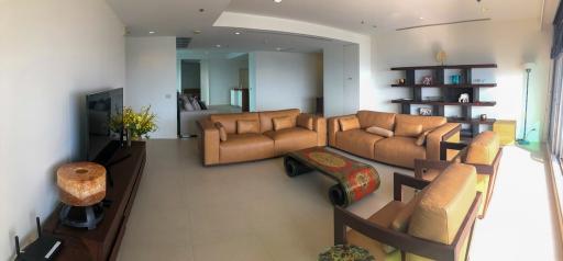 Stunning 3-bedroom riverside high floor condo for sale in Bangkok