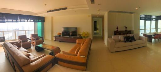 Stunning 3-bedroom riverside high floor condo for sale in Bangkok