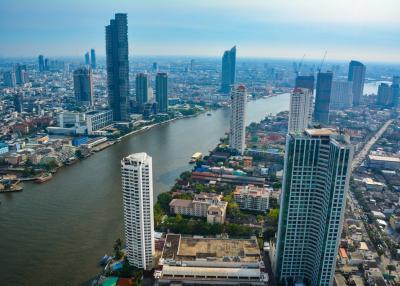 Stunning 3-bedroom riverside high floor condo for sale in Bangkok