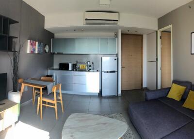 1-bedroom modern condo for sale close to BTS Ekamai