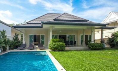 4 bedroom villa for sale close to Rawai beach