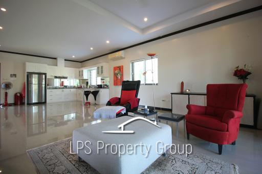 Spacious Holiday Home in Downtown Cha Am For Sale