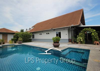 Great Condition 4 Bedroom Pool Villa Close to town