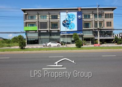 Four Story Commercial Building For Sale in Good Location