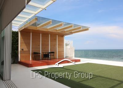 Absolute Beachfront - Modern Design 6 Bedroom Villa