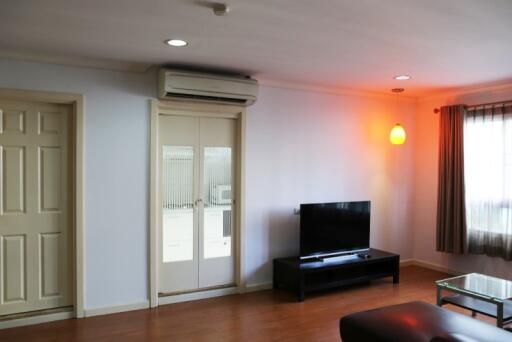 2 bedroom condo for sale close to Phrom Phong BTS Station