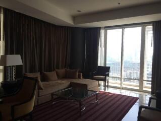 2-bedroom condo for sale close to BTS Ratchadamri