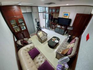 7 bedroom commercial building for sale on Surawong - Silom