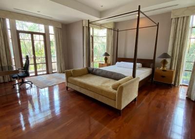 Luxury house private compound for sale close to Phra Khanong BTS Station