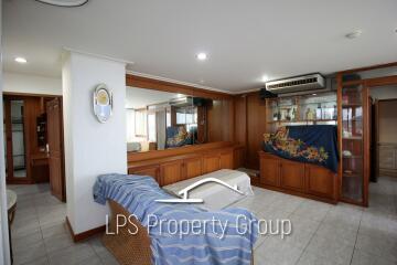 1 Bedroom Beach Front Condo at Huahin Garden Beach