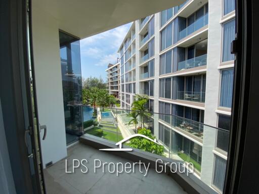 Brand New 2 Bedroom Condo 150m To The Beach