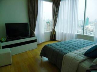 2 bedroom condo for sale close to Phrom Phong BTS Station