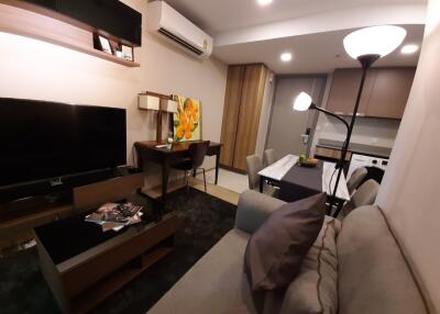 2 bedroom condo for rent on Ekkamai