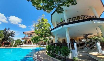 Stunning 11 Bed Mansion in West Hua Hin