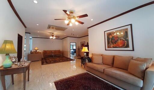 5 Bedroom Pool Villa in Central Hua Hin