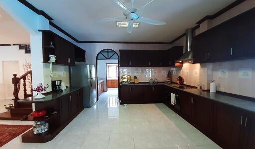 5 Bedroom Pool Villa in Central Hua Hin