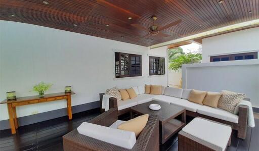 5 Bedroom Pool Villa in Central Hua Hin