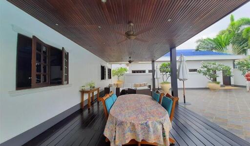 5 Bedroom Pool Villa in Central Hua Hin