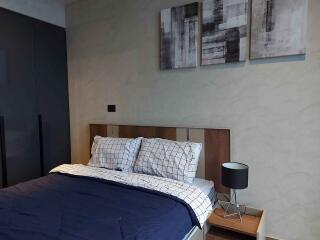 Modern 2 bedrooms condo for sale only 3 minutes walk to MRT Petchburi