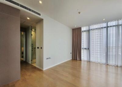 High end 2-bedroom condo for sale close to BTS Phromphong