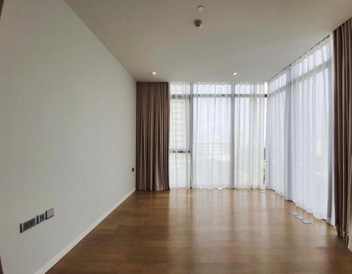 High end 2-bedroom condo for sale close to BTS Phromphong