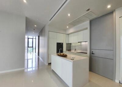 High end 2-bedroom condo for sale close to BTS Phromphong