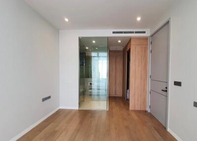 High end 2-bedroom condo for sale close to BTS Phromphong