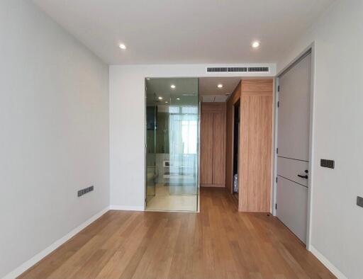 High end 2-bedroom condo for sale close to BTS Phromphong