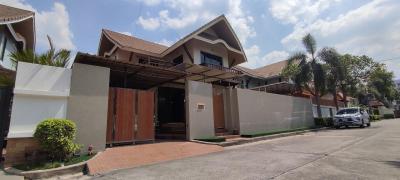 Comfortable 3 Bedrooms House for Sale