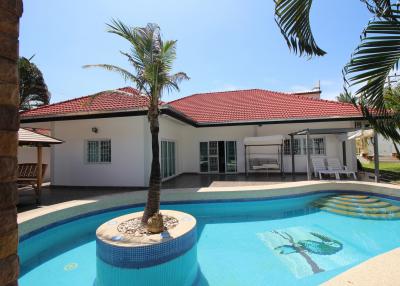 Secluded 3 Bed Pool Villa - very close to Hua Hin town