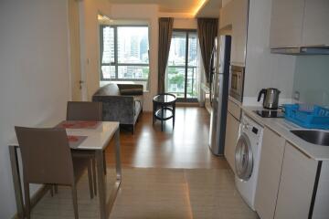 1-bedroom modern condo for sale 800m from BTS Phromphong