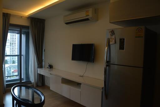 1-bedroom modern condo for sale 800m from BTS Phromphong