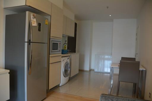 1-bedroom modern condo for sale 800m from BTS Phromphong