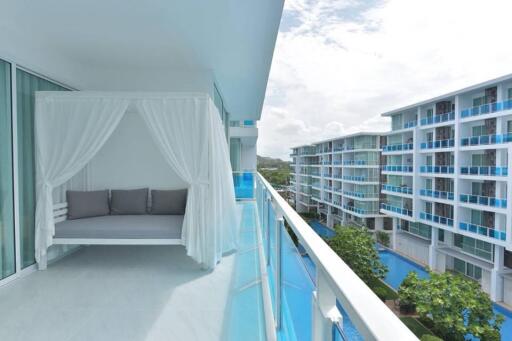 2 Bedroom Condo With Pool View