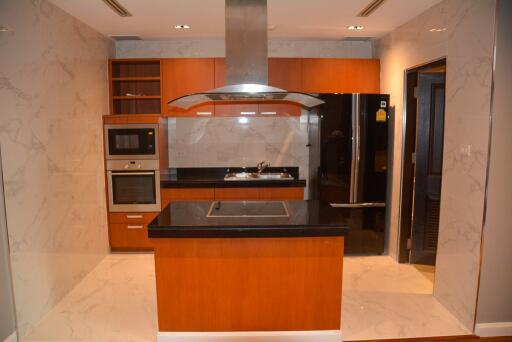 Spacious 3-bedroom duplex condo for sale in Phromphong