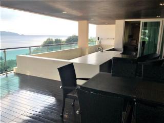 4 bedrooms penthouse with breathtaking seaview for sale in Phuket