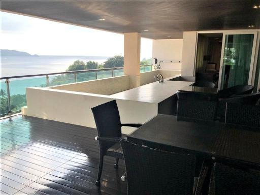 4 bedrooms penthouse with breathtaking seaview for sale in Phuket