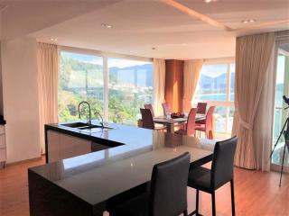 4 bedrooms penthouse with breathtaking seaview for sale in Phuket