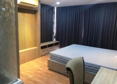 3-bedroom duplex condo for sale close to BTS Bang Na