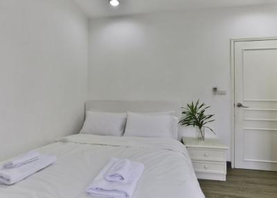 3 bedrooms condo for sale in Petchaburi road